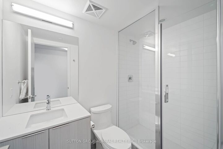 Property Photo:  158 Front Street E 812  ON M5A 0K9 