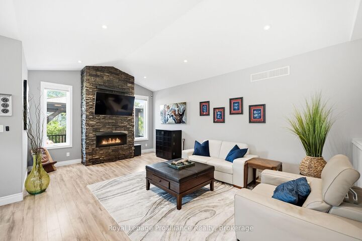 Property Photo: 74 Sienna Avenue ON K8P 0E4