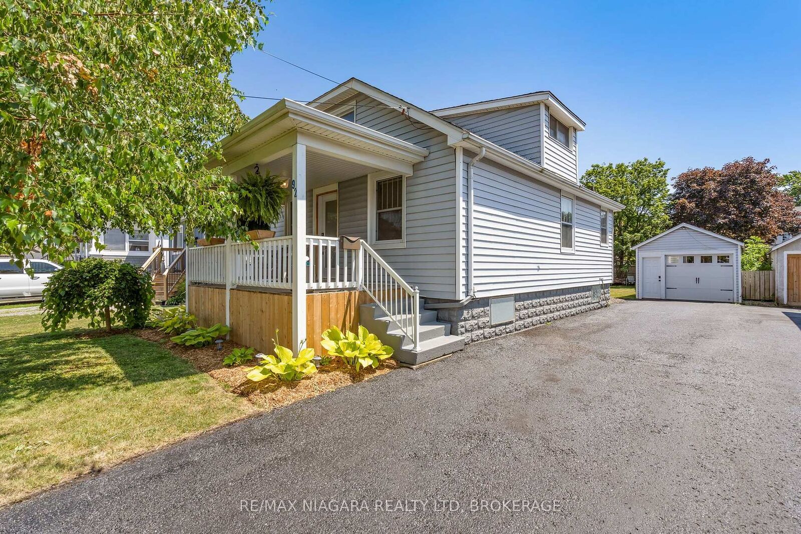 Property Photo:  92 Delhi Street  ON L3K 3K9 