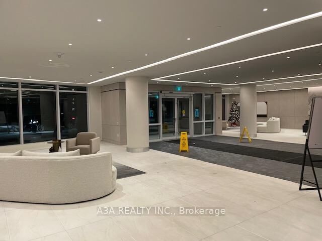 Property Photo:  50 Upper Mall Way Ph-02  ON L4J 0L8 