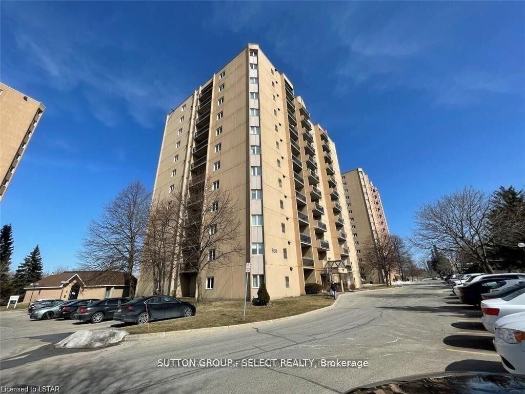 Property Photo: 858 Commissioners Road E 905 ON N6C 5Y5