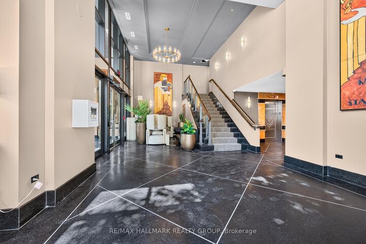 Property Photo: 245 Kent Street 909 ON K2P 0A5