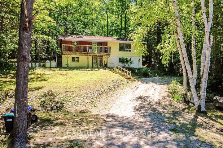 Property Photo: 915 Vindin Street ON L4R 4L9