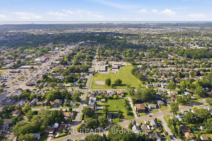 Property Photo:  29 Rockwood Avenue  ON L2P 1E6 