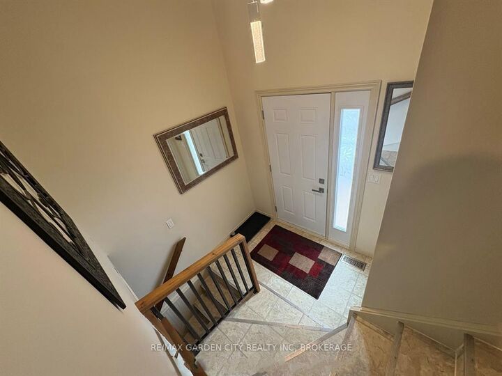 Property Photo: 6141 Wildrose Crescent ON L2G 7T3