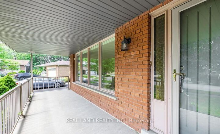 Property Photo: 274 Timothy Court Upper ON L5G 2B4