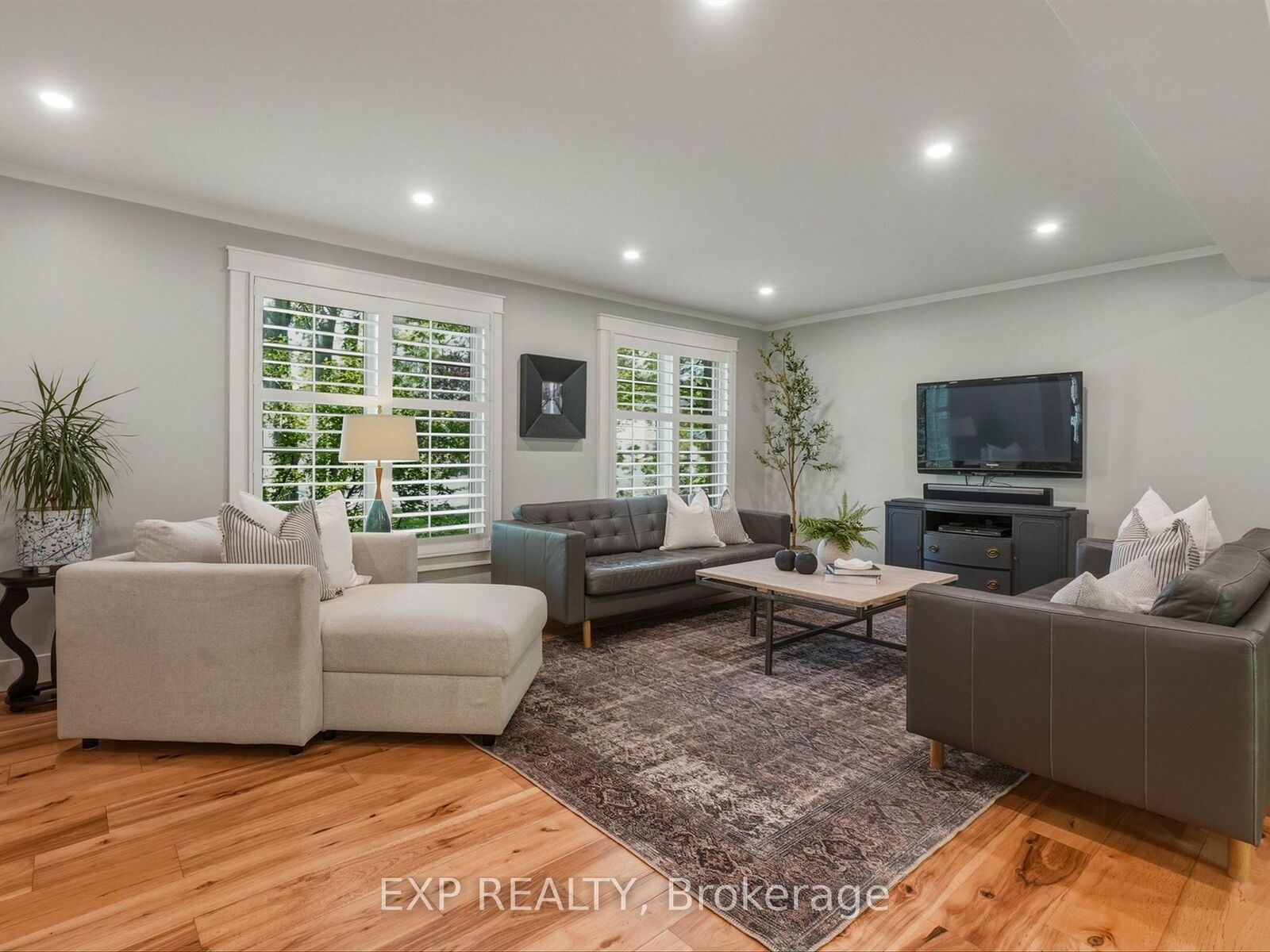 Property Photo:  11 Spence Avenue  ON L9X 0P2 