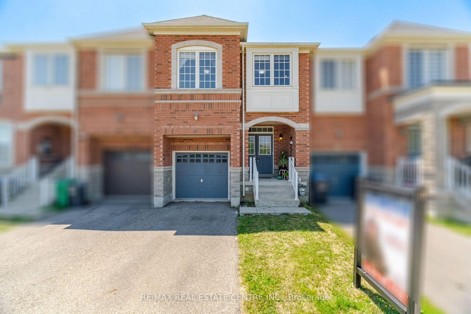 Property Photo:  41 Lorenzo Circle  ON L6R 3N4 