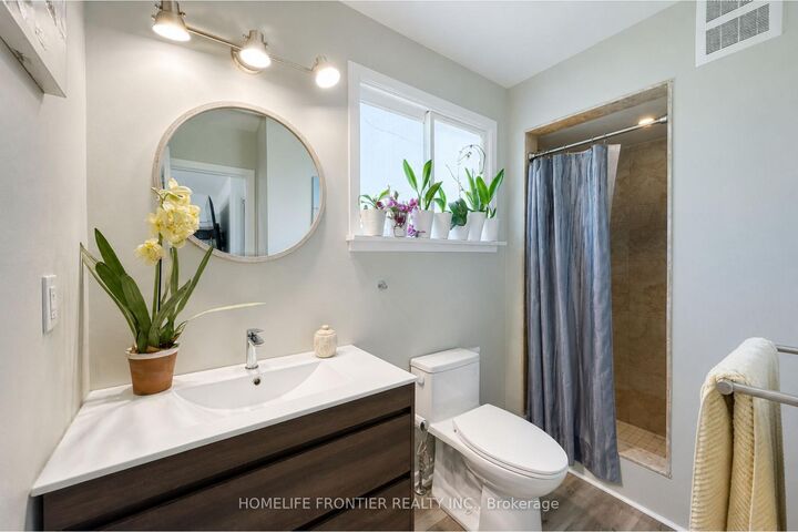Property Photo: 634 Gorham Street ON L3Y 1L4