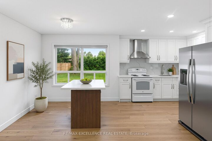 Property Photo: 1814 Whitehall Drive ON N5W 1Z3