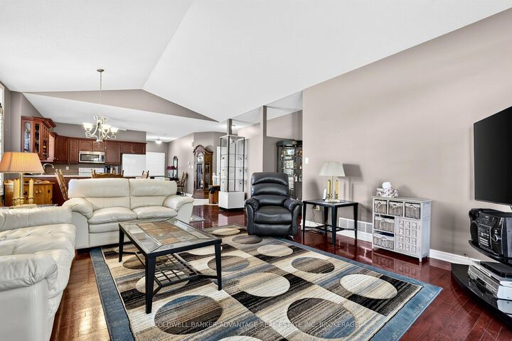 Property Photo:  5595 Drummond Road 1  ON L2G 4L2 