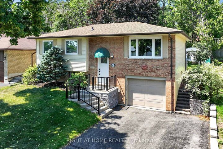 Property Photo: 1077 Danita Boulevard ON K9J 7K7