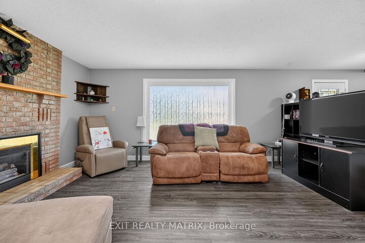 Property Photo:  2311 Edward Kidd Crescent  ON K0A 2T0 