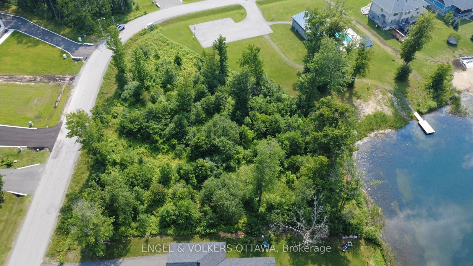 Property Photo:  576 Shoreway Drive  ON K4P 0G3 