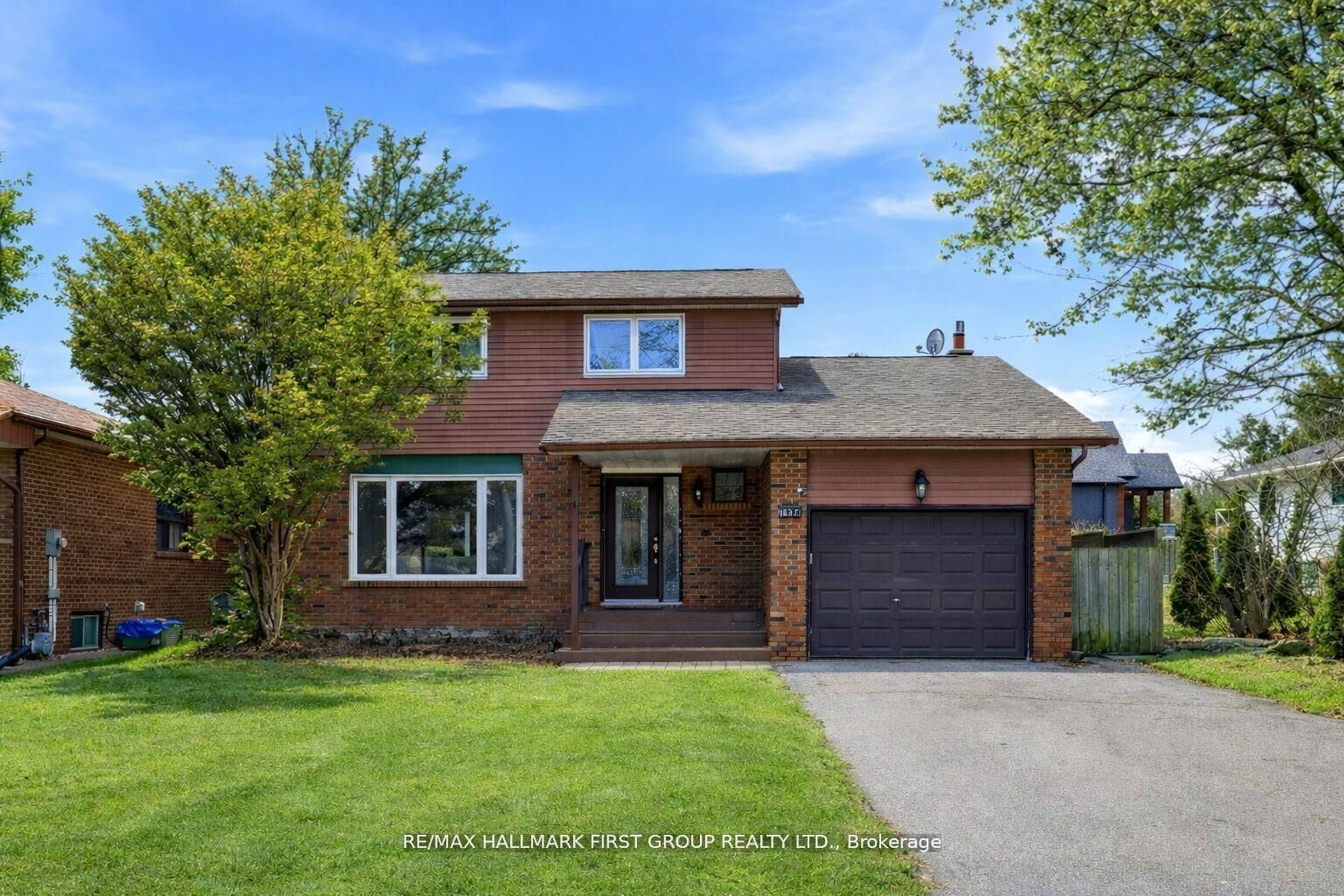 Property Photo:  1994 Fairport Road  ON L1V 1T6 