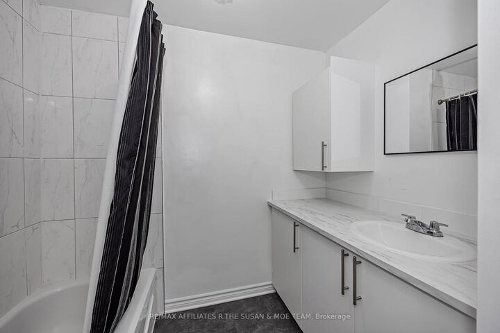 Property Photo: 500 Fenerty Court 6 ON K2L 3B1