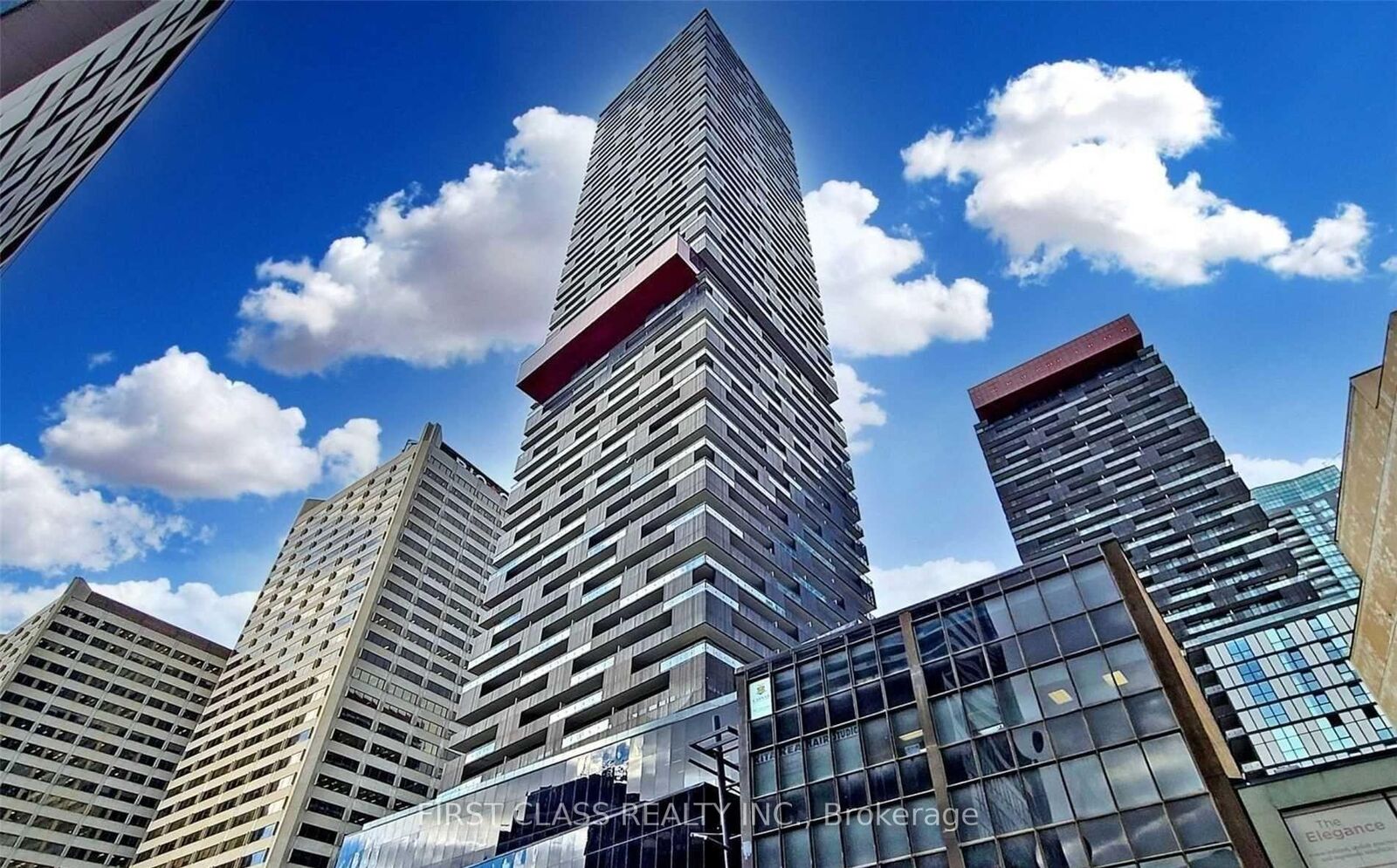 Property Photo:  8 Eglinton Avenue E 2909  ON M4P 1A6 