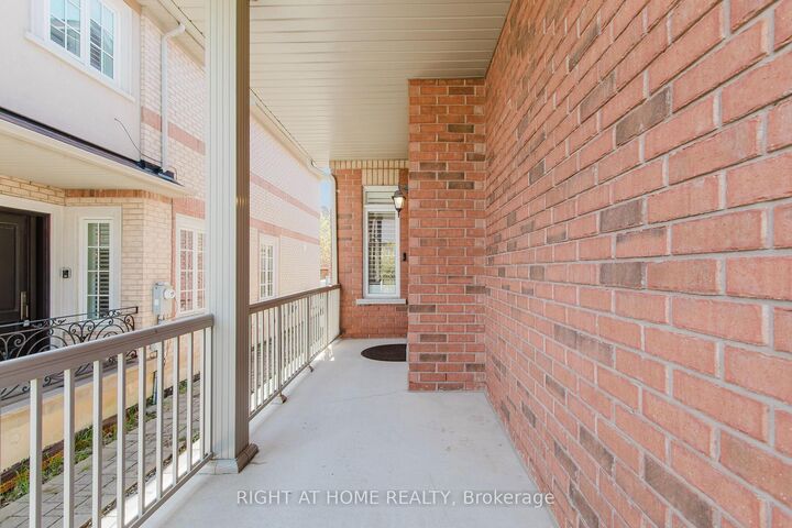 Property Photo: 5294 Roadside Way ON L5M 0H9