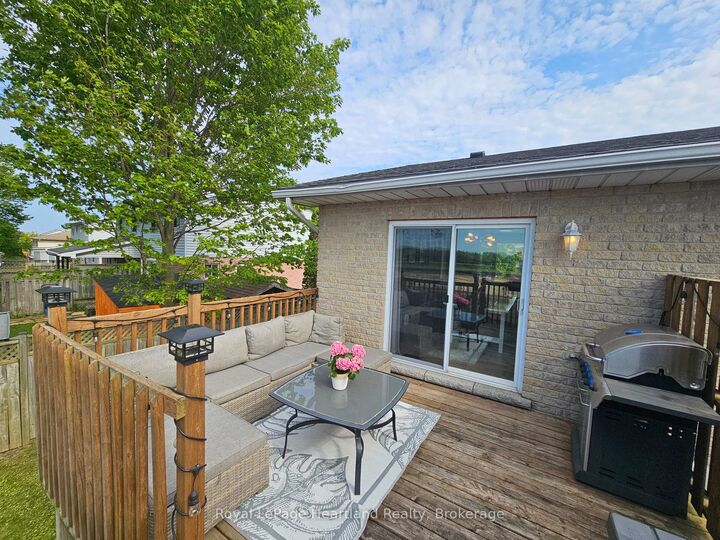Property Photo: 25 Lee Crescent ON N7A 4L3