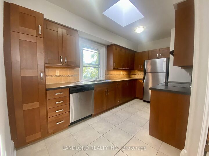 Property Photo:  341 St Clair Avenue W E  ON M5P 1N3 