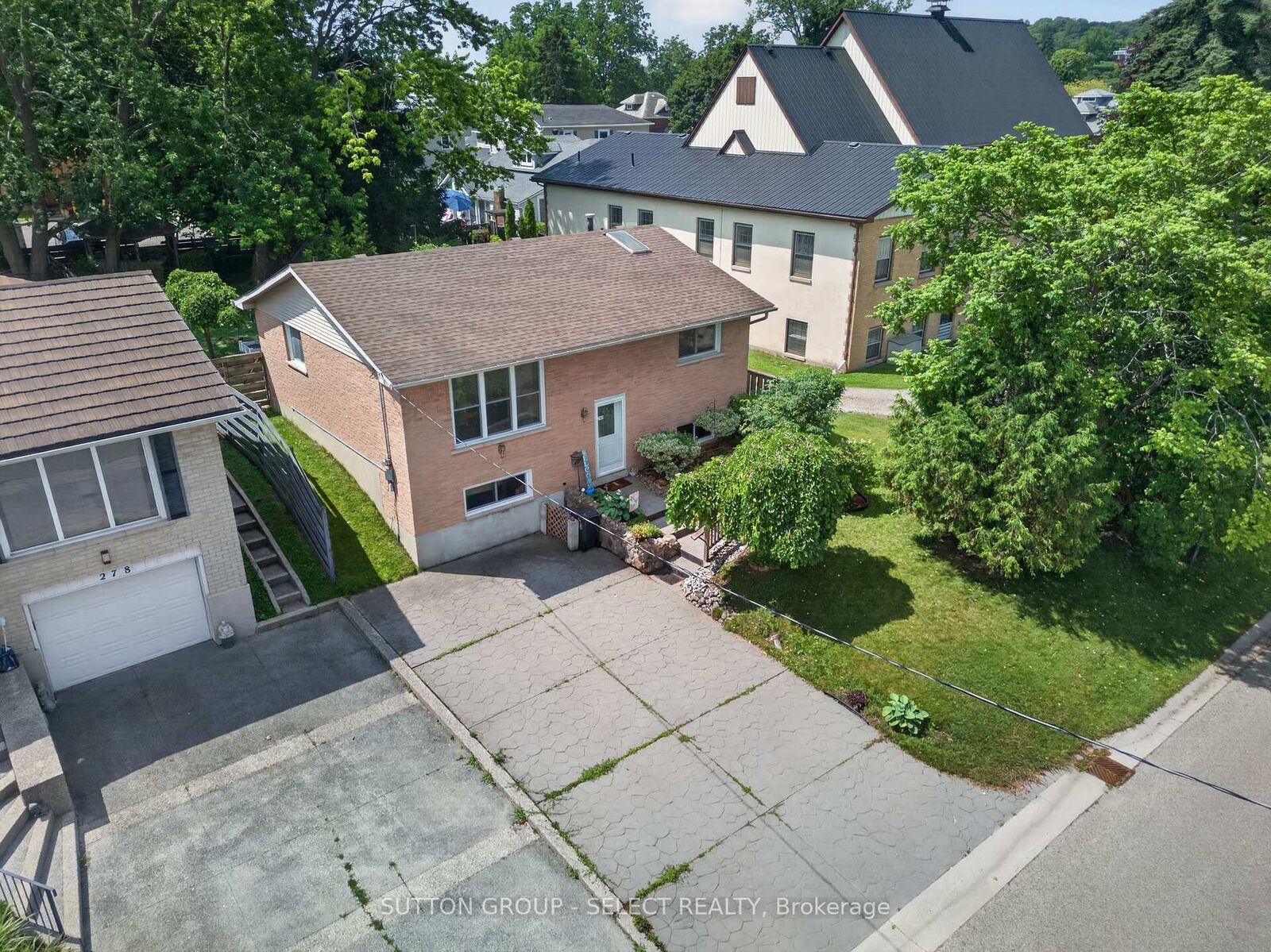 Property Photo:  280 Charlotte Street  ON N5L 1A8 