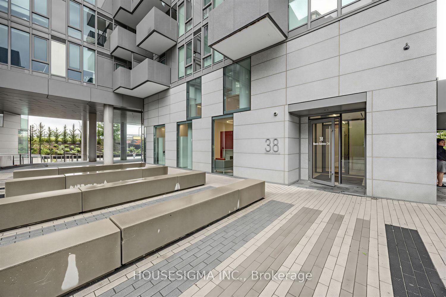 Photo de la propriété: 38 Monte Kwinter Court 7 ON M3H 0E2