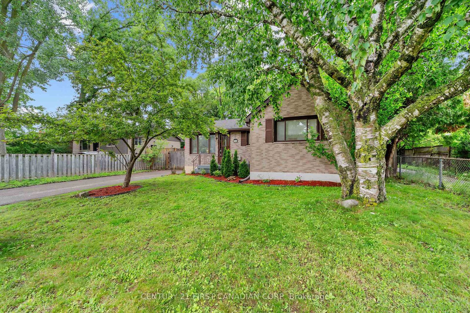 Property Photo:  54 Manitoulin Drive  ON N5W 1M4 