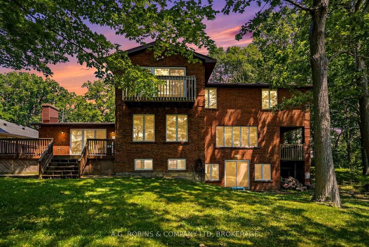 Property Photo: 559 Lakeshore Road E ON L3K 5V3
