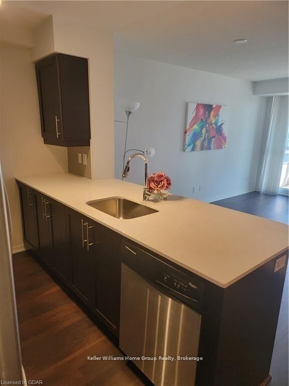 Property Photo:  38 Grand Magazine Street 2029  ON M5V 0B1 