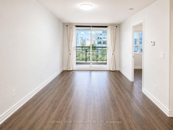 Property Photo:  48 Suncrest Boulevard 522  ON L3T 7Y5 