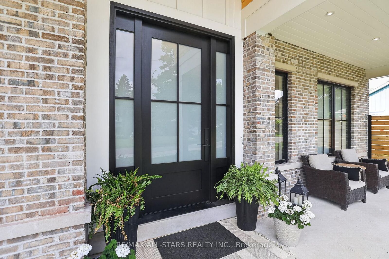 Property Photo: 351 South Street ON L4A 7W4
