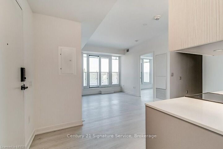 Property Photo: 3883 Quartz Road 214 ON L5B 0M4