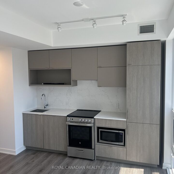 Property Photo: 100 Queen Street E 609 ON M5C 0B5