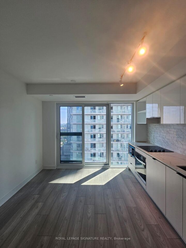 Property Photo: 252 Church Street 3006 ON M5B 0E6