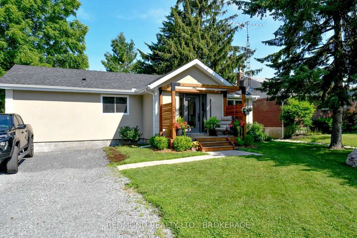 Property Photo: 250 Wellington Street ON K7G 1B8