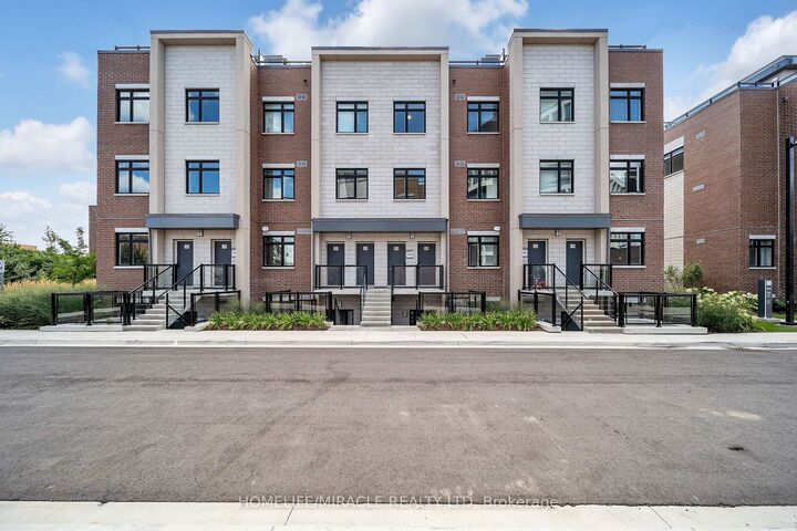 Property Photo:  1062 Douglas McCurdy N/A N 230  ON L5G 4B1 
