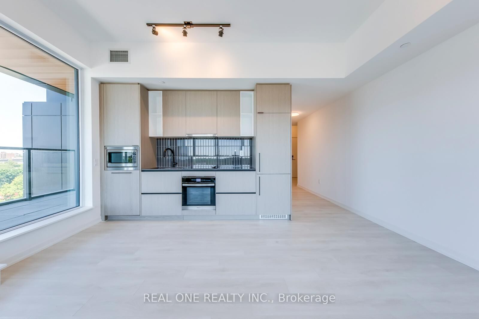 Property Photo:  1285 Dupont Street 603  ON M6H 2A6 