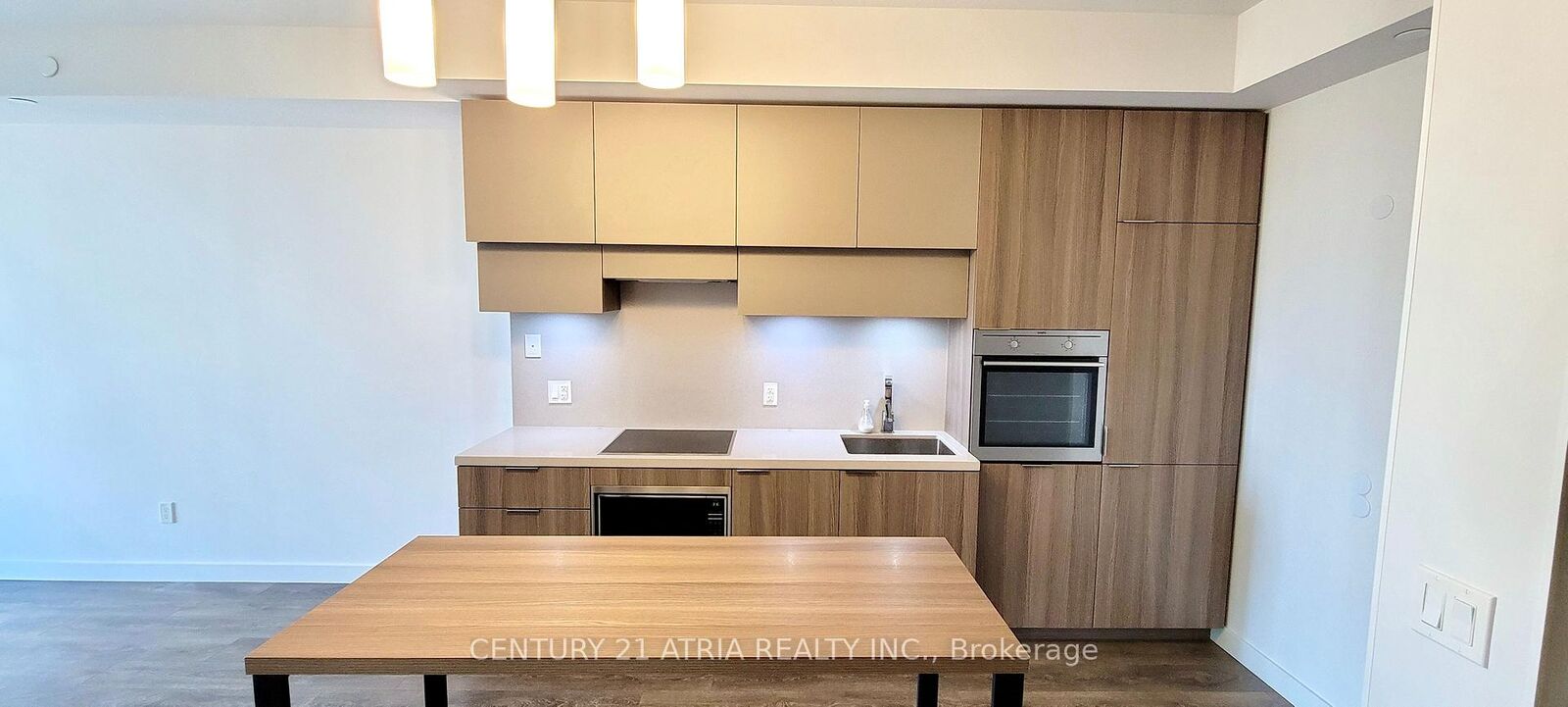 Property Photo: 8 Eglinton Avenue E 806 ON M4P 0C1
