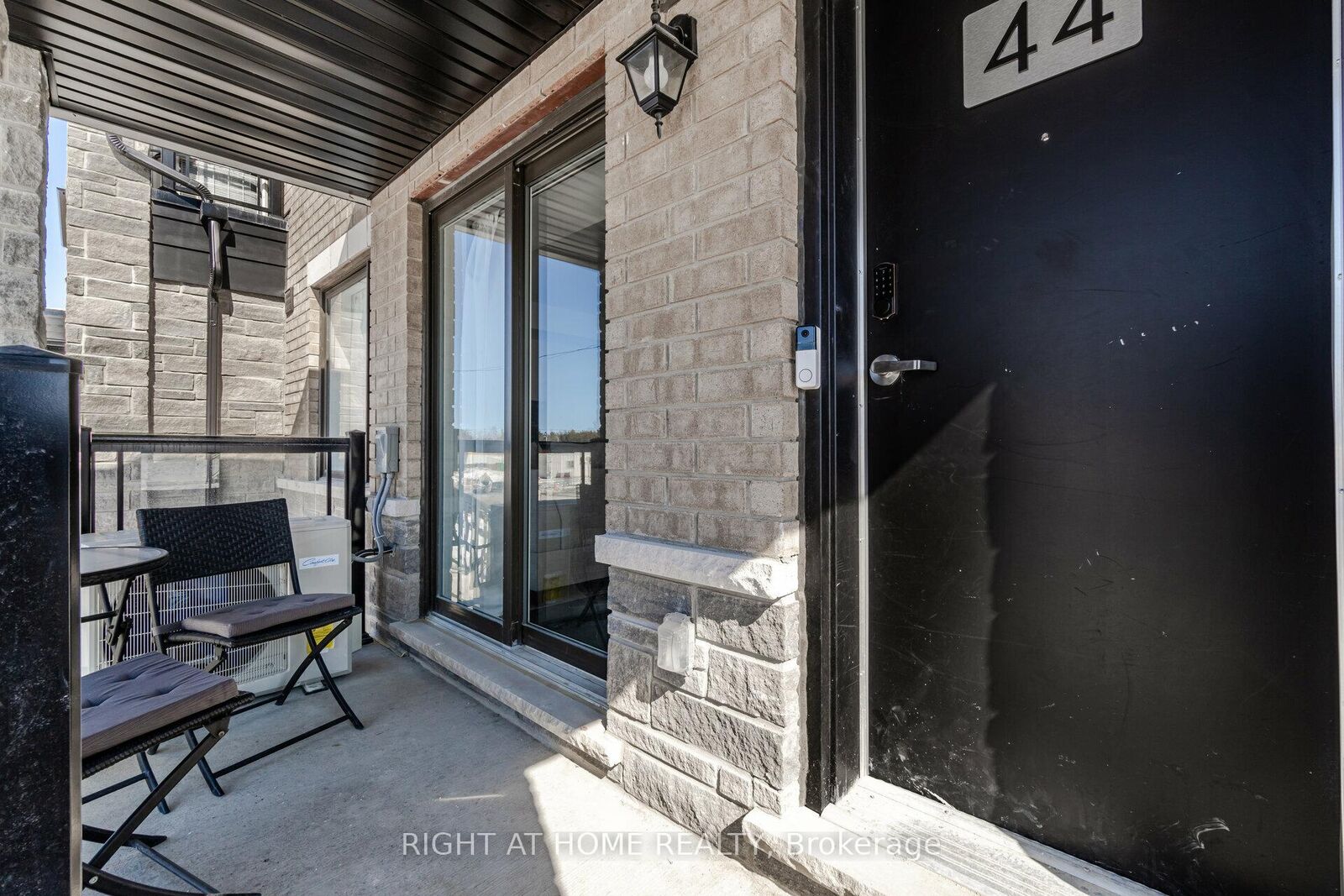 Property Photo:  44 Magnolia Lane  ON L9J 0N9 