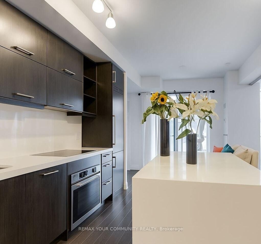 Photo de la propriété: 65 Mary Street 1011 ON M5S 0A6