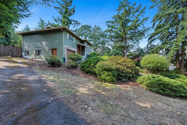 Property Photo: 1488 Kingsview Rd BC V9L 5P1