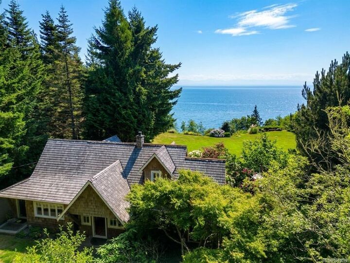 Property Photo: 9259 Invermuir Rd BC V9Z 1G3