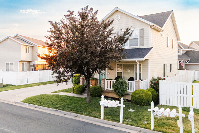 Property Photo: 923 N Kings Crossing Dr UT 84025