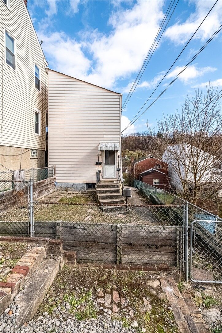 Property Photo:  516 Mary St  PA 15209 