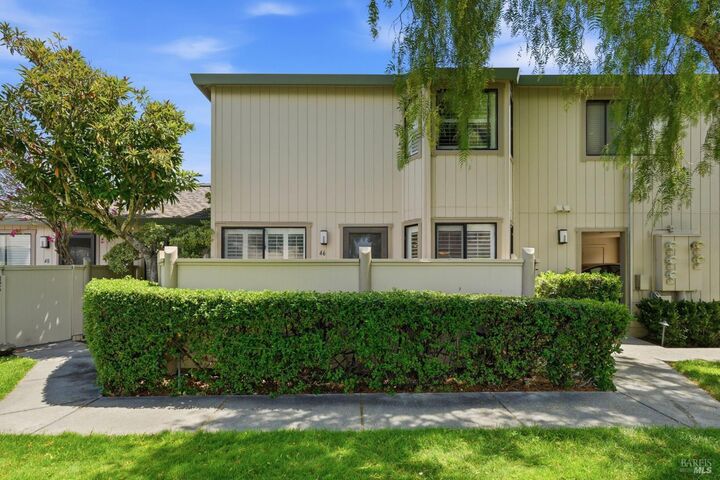 Property Photo:  46 Wharf Circle  CA 94903 