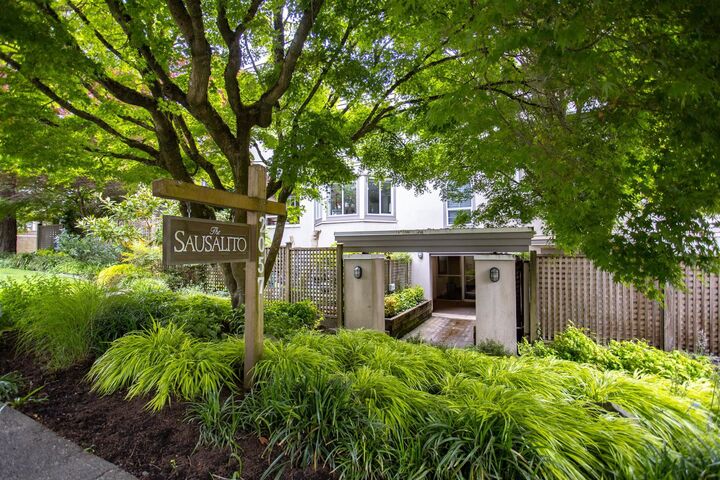 Property Photo: 2057 W 3rd Avenue 202 BC V6J 1L4