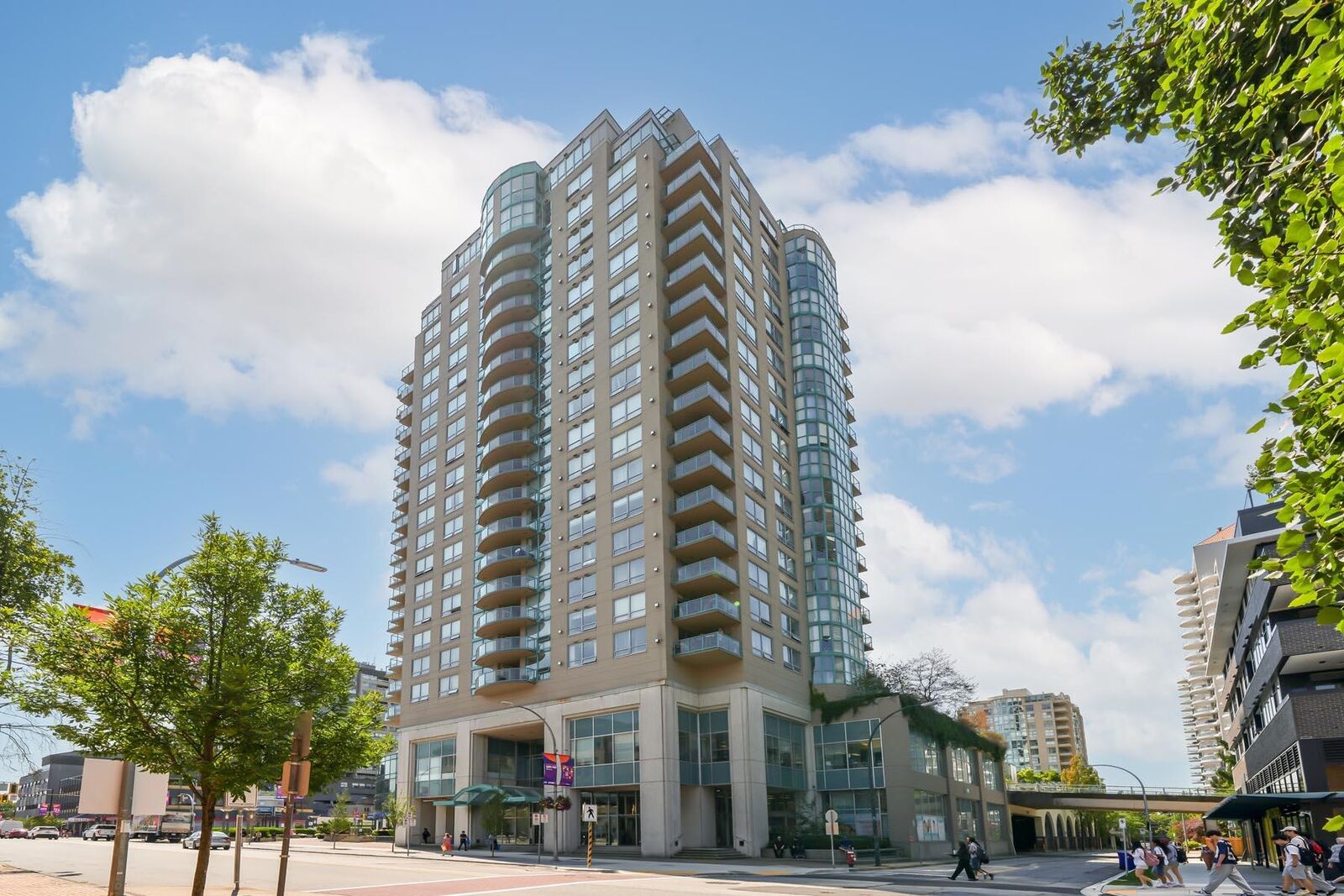 Property Photo:  612 Sixth Street 1206  BC V3L 5V2 