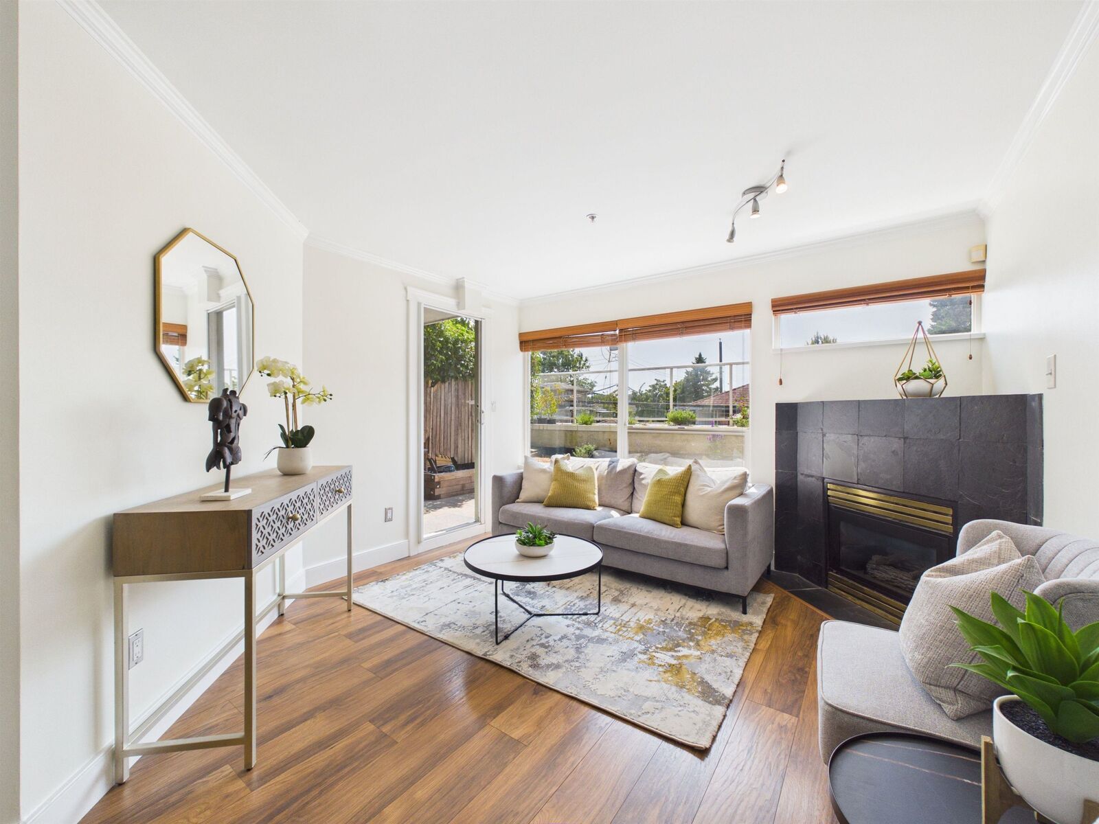 Property Photo: 2238 Kingsway Street 215 BC V5N 2T7