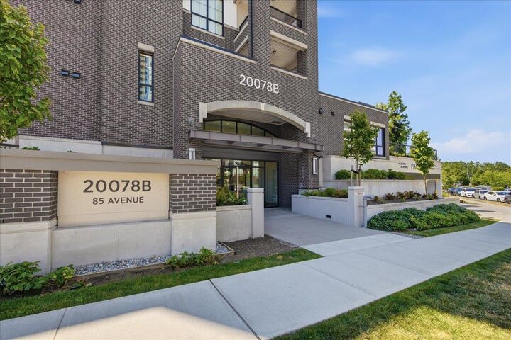 20078 85 Avenue B606 — photo 1