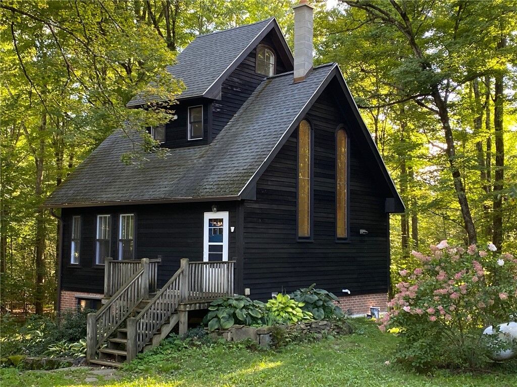 Property Photo:  